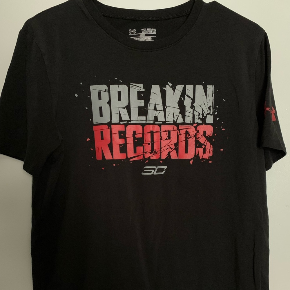 Under Armour t shirt